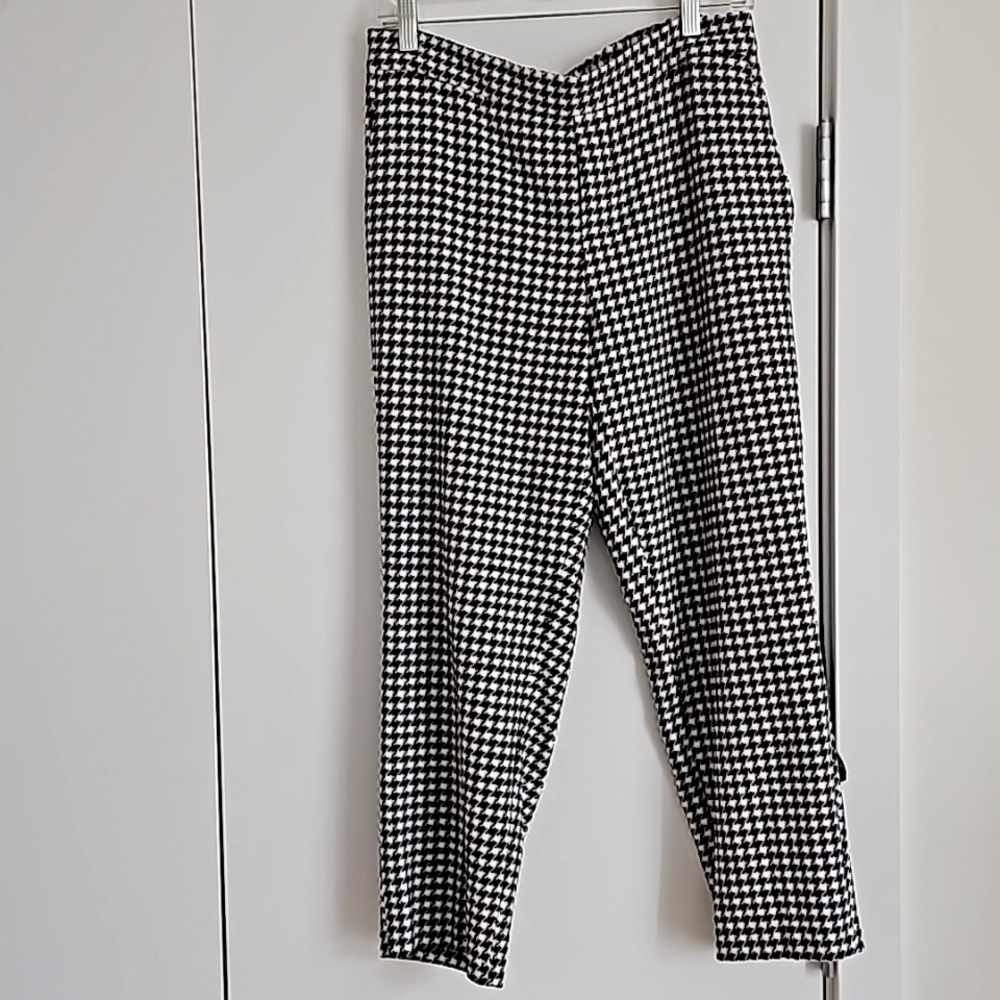 Old navy houndstooth cropped pull on trousers size 10